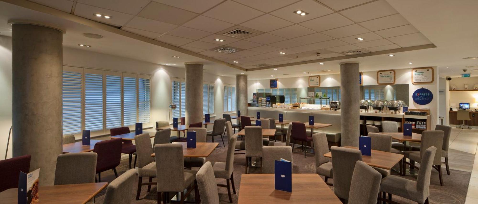 Holiday Inn Express Manchester City Centre By Ihg Екстериор снимка