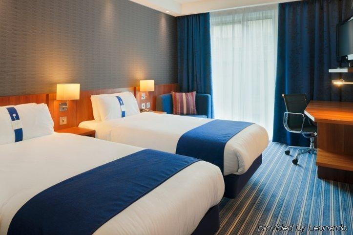 Holiday Inn Express Manchester City Centre By Ihg Стая снимка